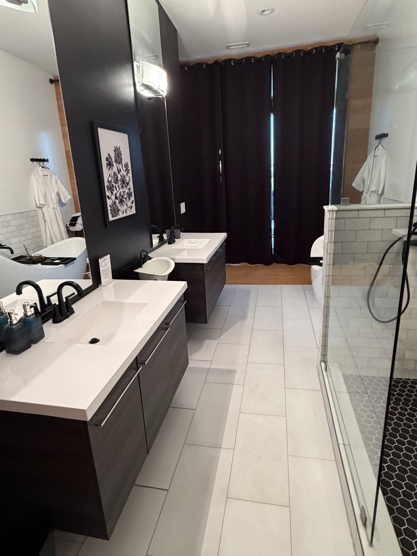 Airbnb bathroom cleaned and guest-ready